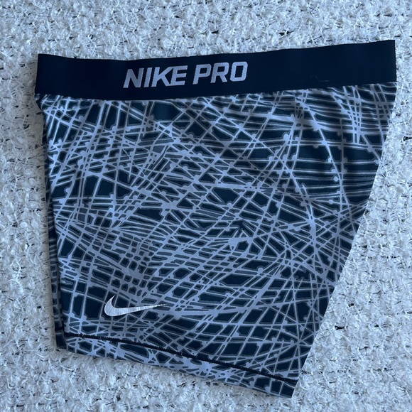 Nike Pro Cool Shorts | M - Picture 5 of 6